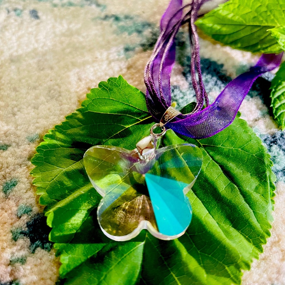 Glass jewelry designs. Necklace for sale.